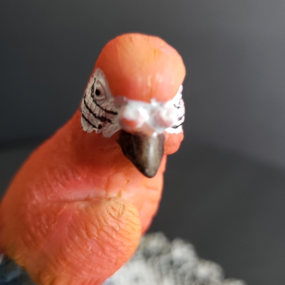 Сorner Creation 2002 Parrot Multicolor Resin Figurine - Picture 8 of 10